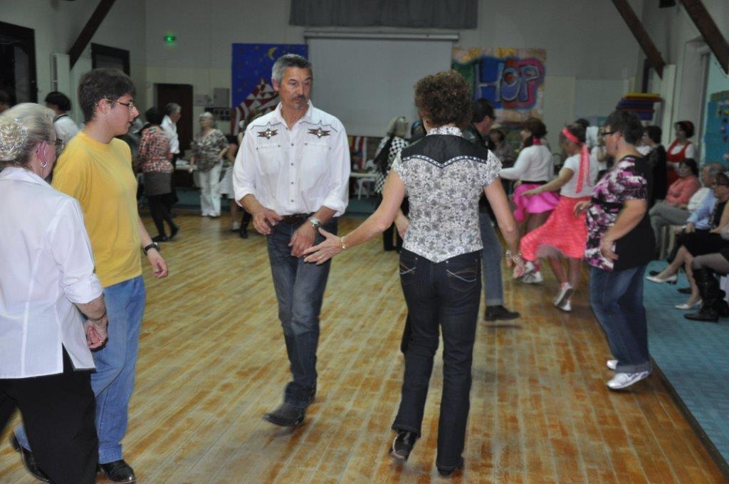 (Malo à son chéri) tu vois pas que t'es pas dans le bon sens?