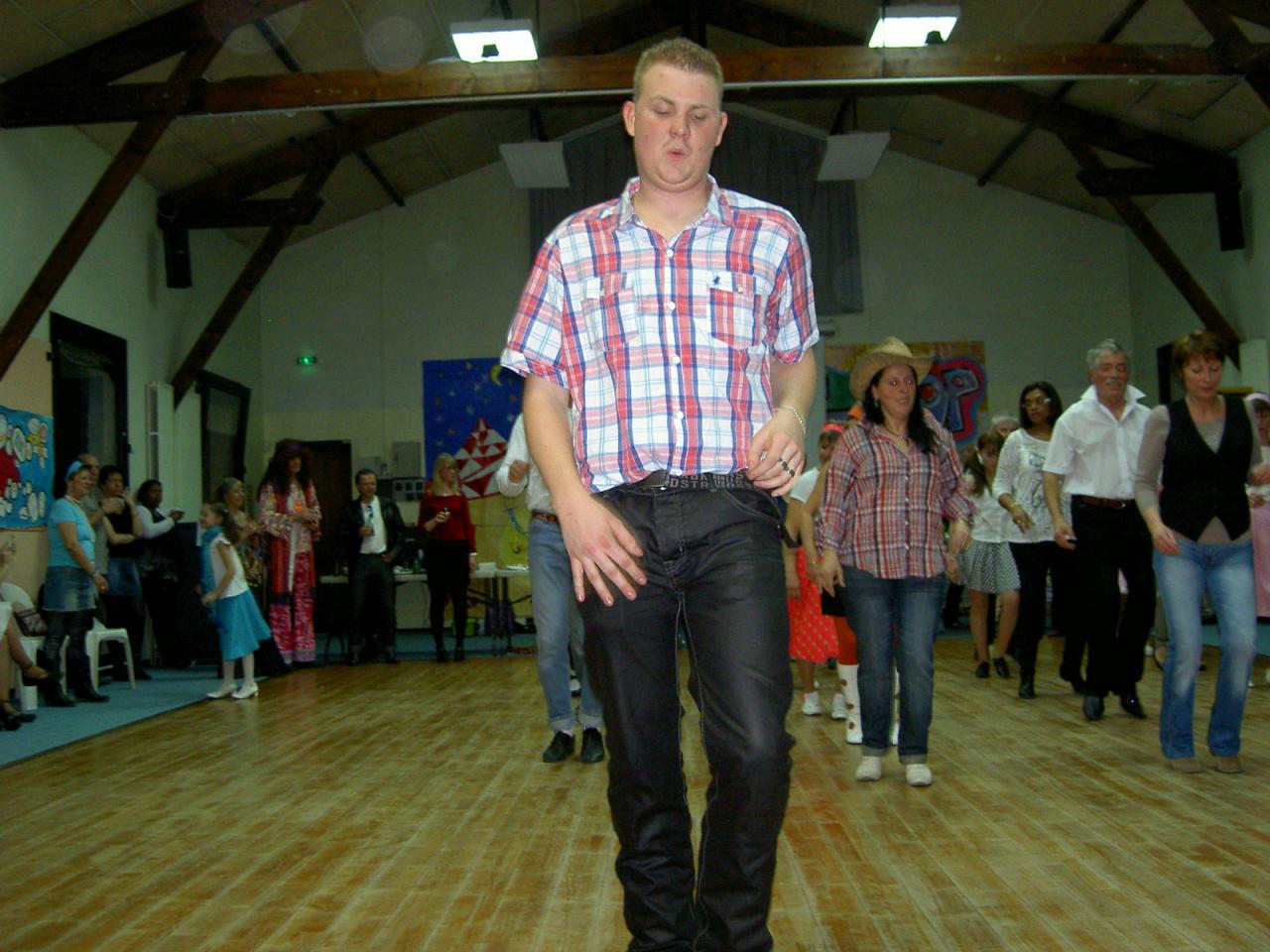 super cette danse! je vais montrer aux Cheyennes ce que je sais faire.